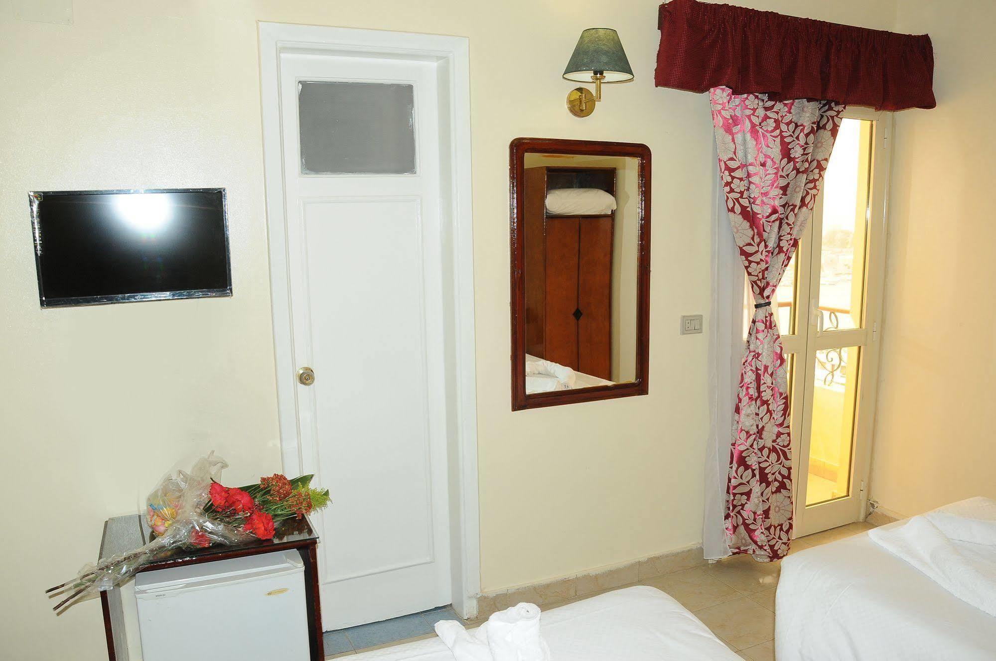 Nile Hotel Aswan Exterior photo