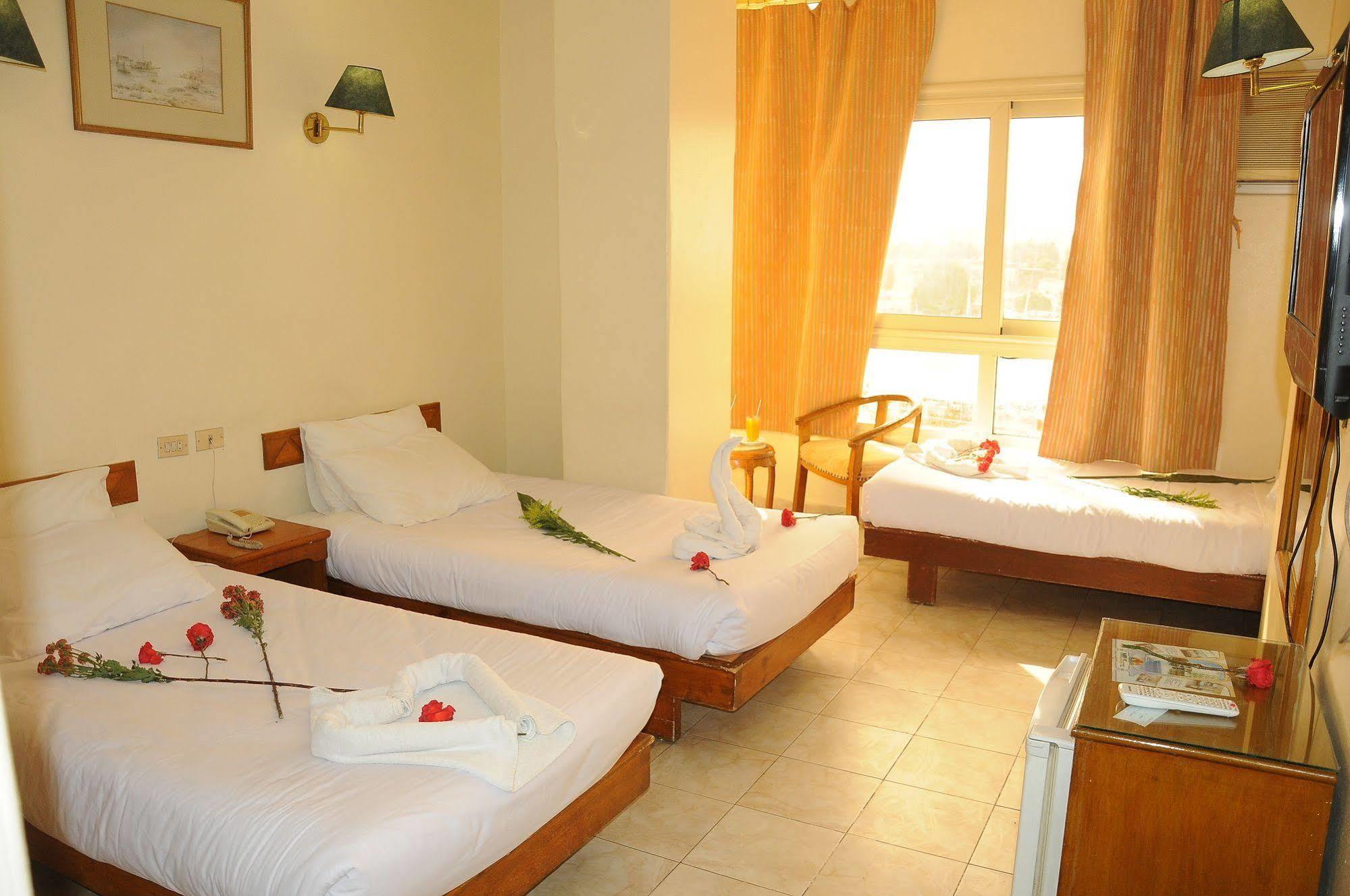 Nile Hotel Aswan Exterior photo